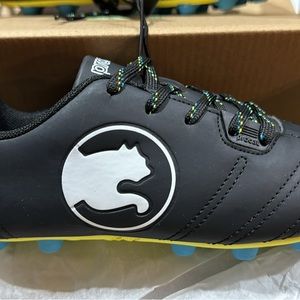 *Brand NEW* with tags Procat soccer cleats